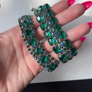 Vintage Luxury Unsigned Sparkling Emerald Green Glass Necklace Bracelet Set